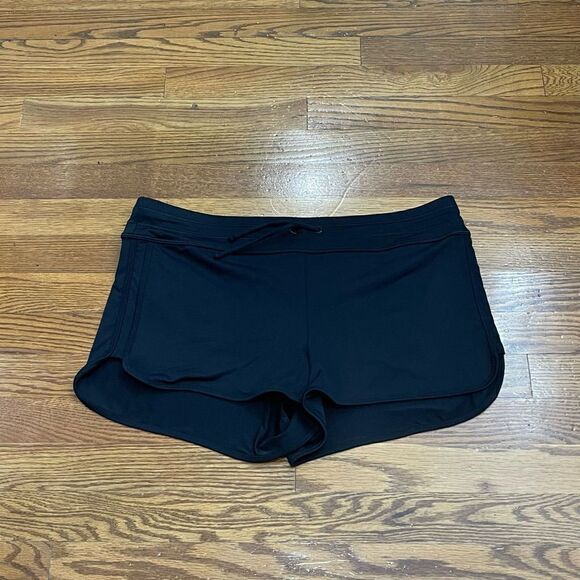 Athleta    - Picture 2 of 4